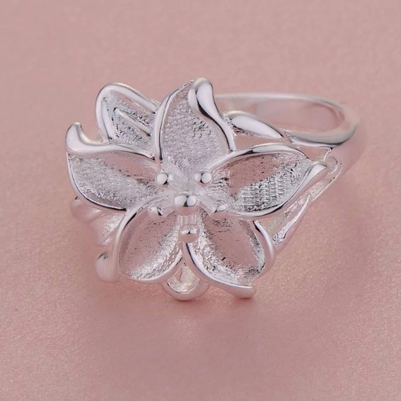NEW!๐๐7๐บGORGEOUS!๐ธSILVER๐ธPLATED๐ธFLOWER๐บ๐๐ - Picture 6 of 8